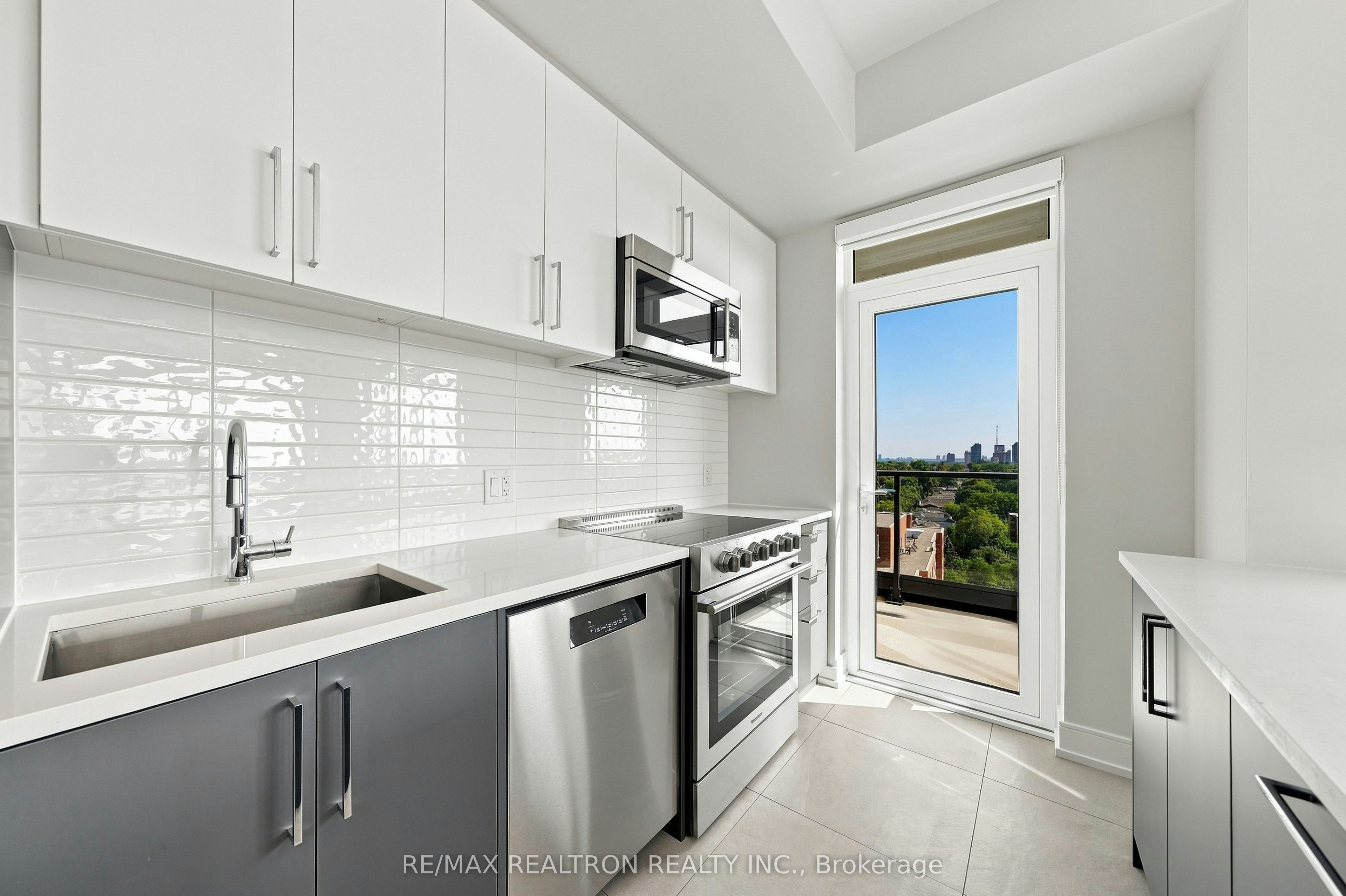 1202-2525 Bathurst Street, Toronto, ON, M6B 2Y9 - 5