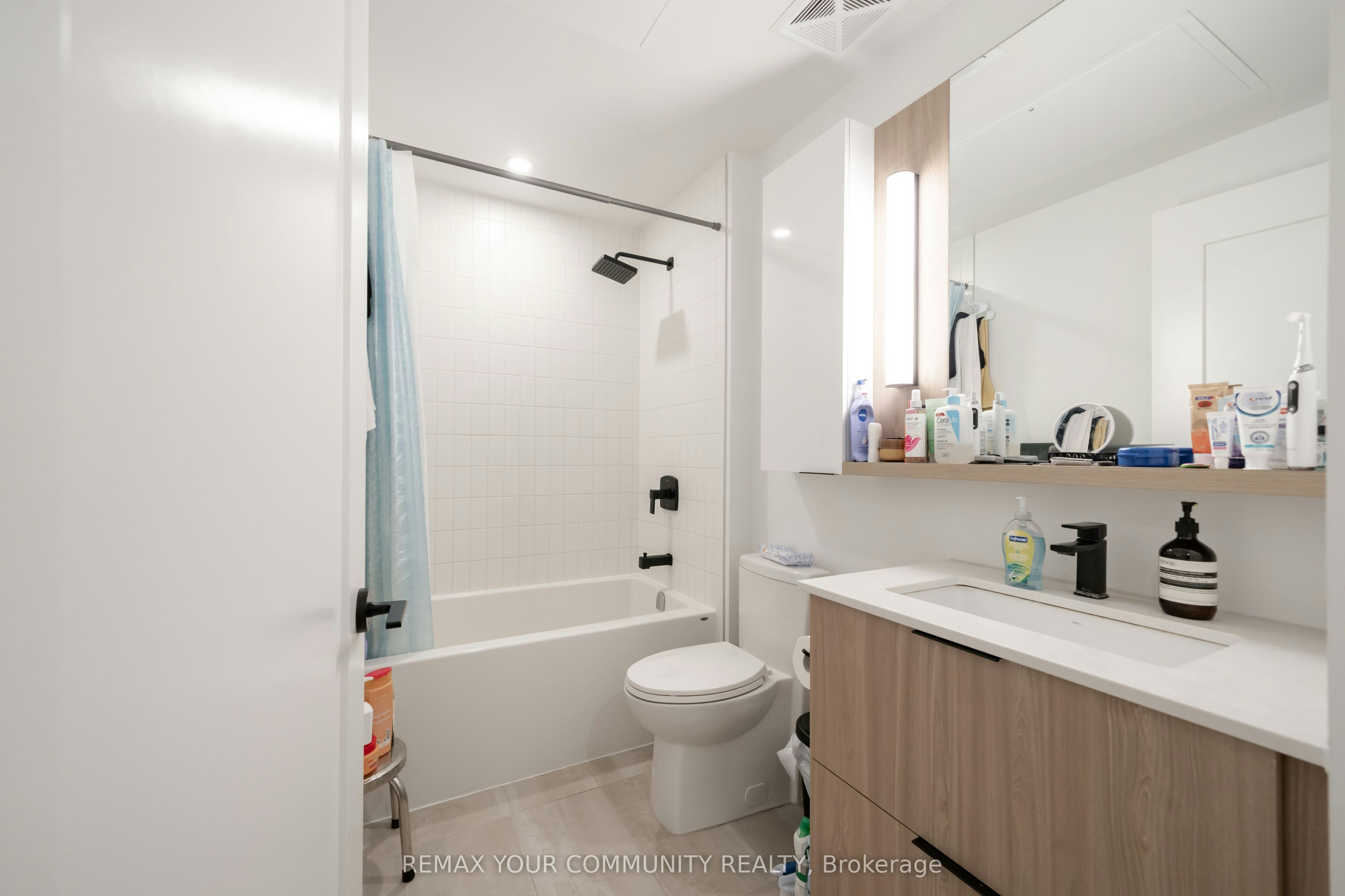 707-5 Defries Street, Toronto, ON, M5A 3R4 - 4