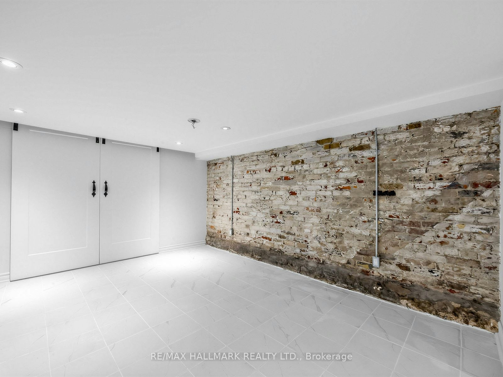 Lower-271 Atlas Avenue, Toronto, ON, M6C 3P8 - 12