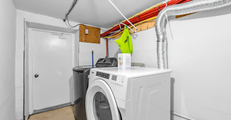 Lower-271 Atlas Avenue, Toronto, ON, M6C 3P8 - 20