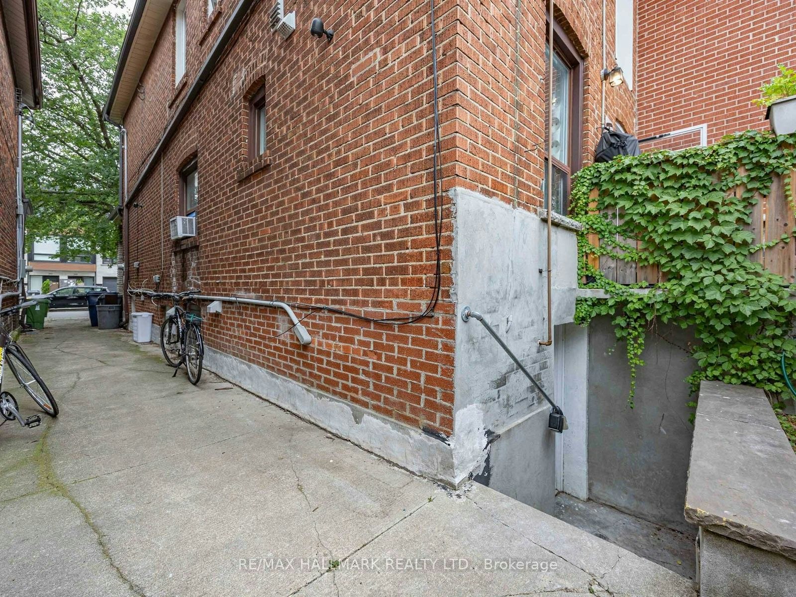 Lower-271 Atlas Avenue, Toronto, ON, M6C 3P8 - 22