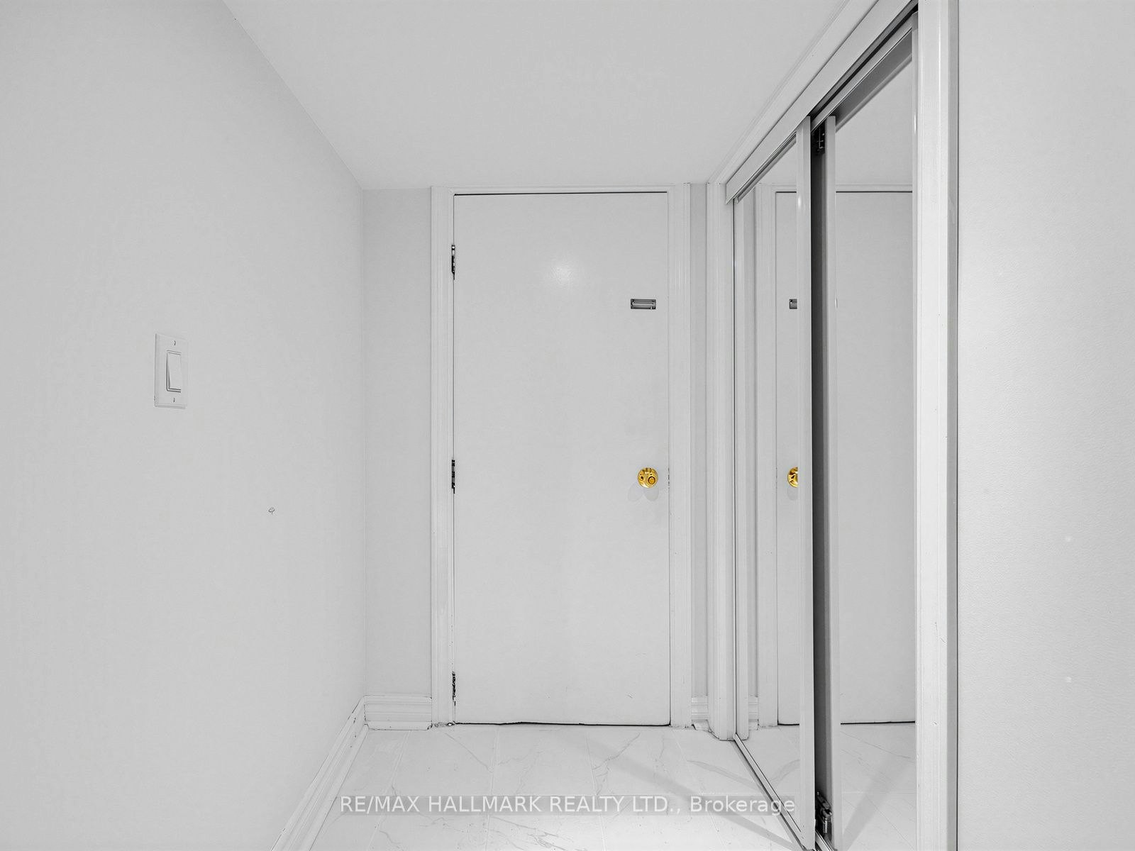 Lower-271 Atlas Avenue, Toronto, ON, M6C 3P8 - 3