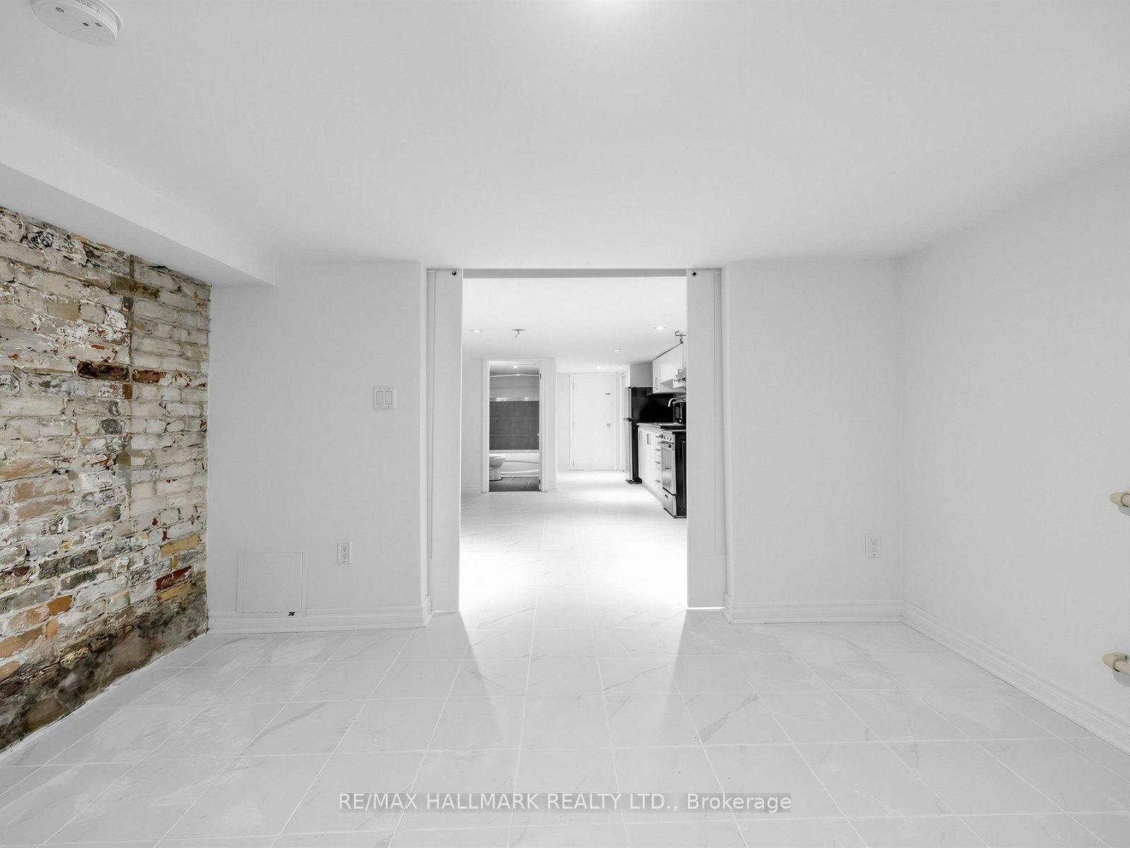 Lower-271 Atlas Avenue, Toronto, ON, M6C 3P8 - 18