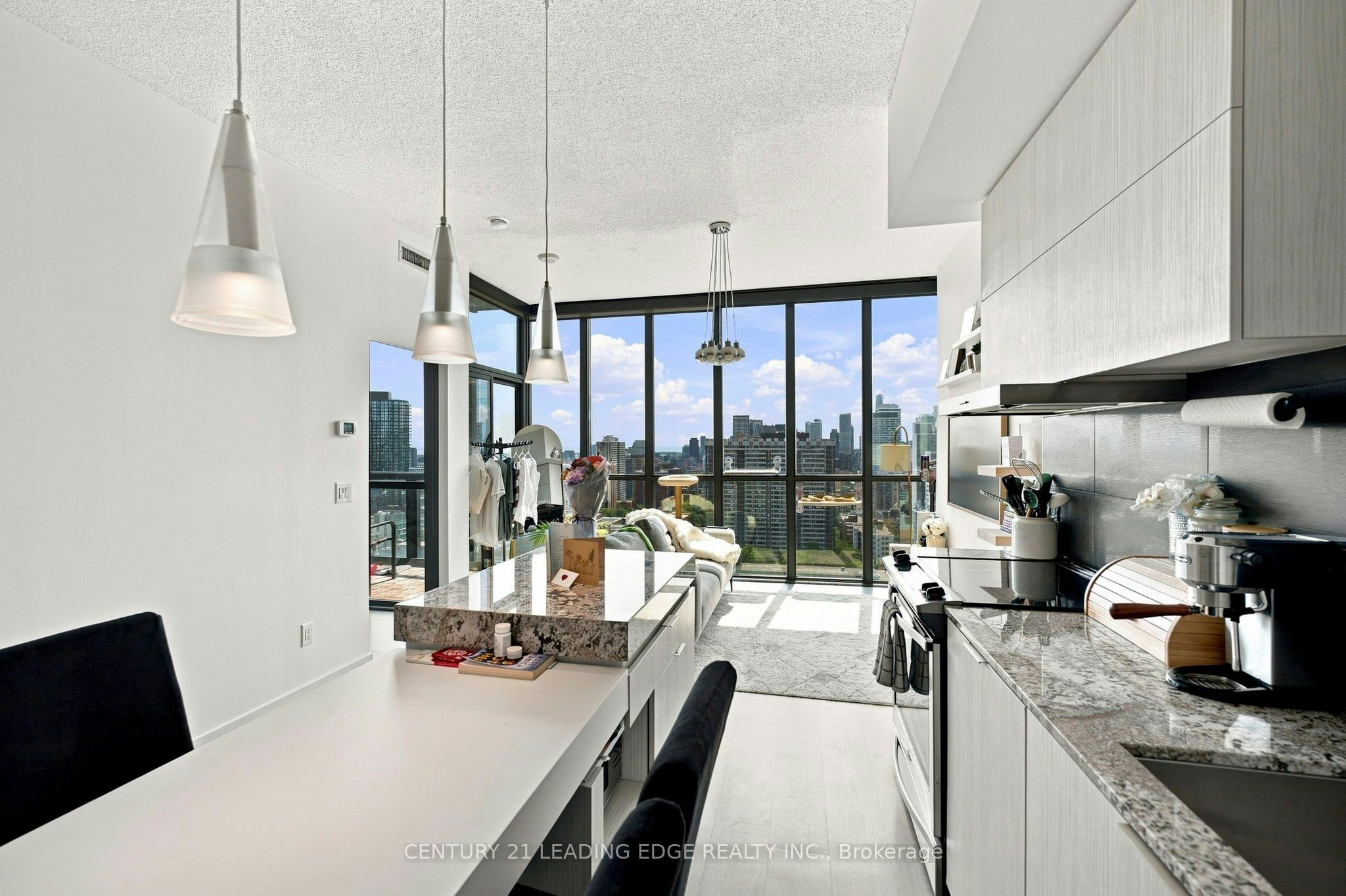 2203-101 Charles Street E, Toronto, ON, M4Y 0A9 - 2