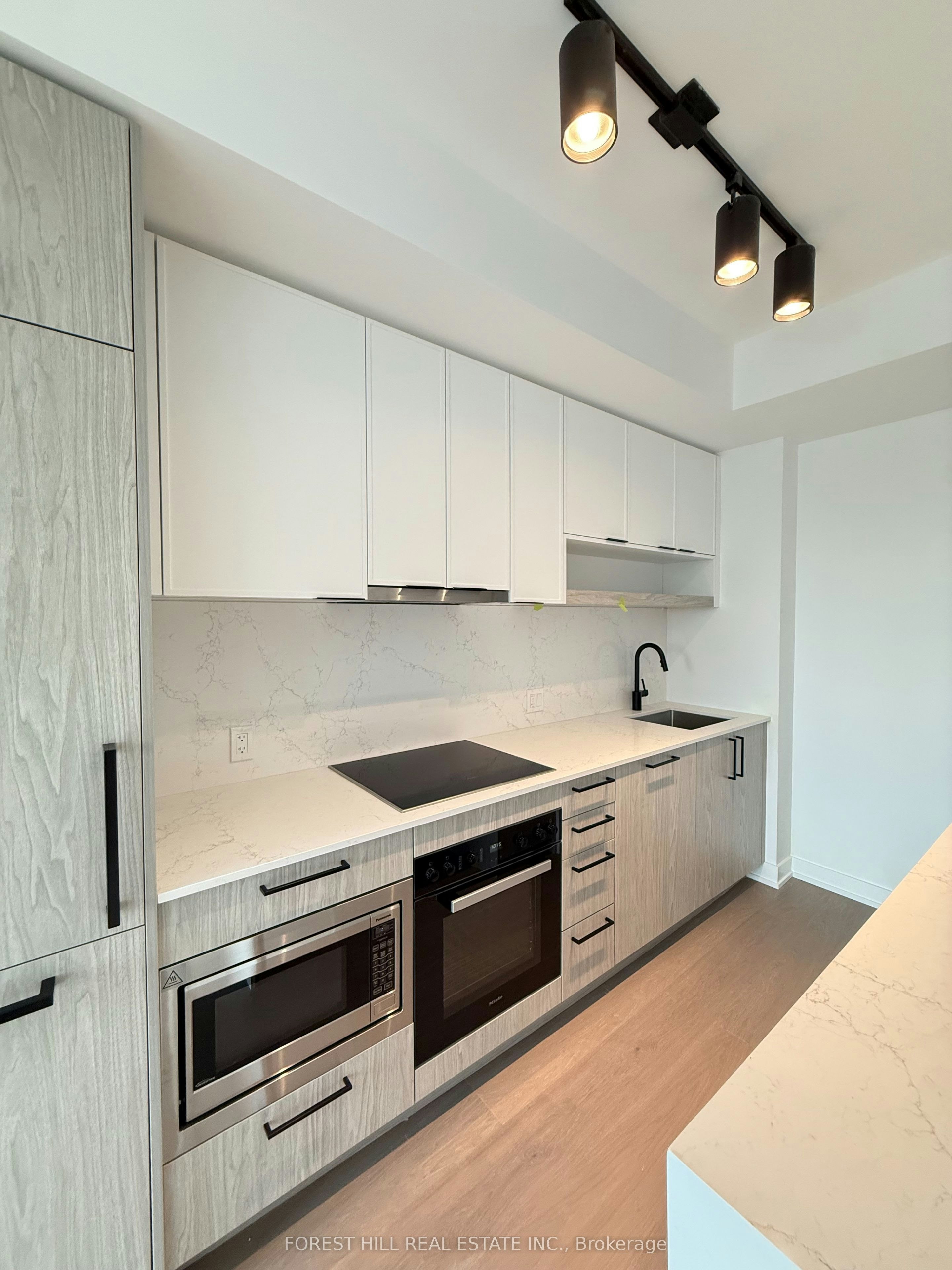 1220-89 Montclair Avenue, Toronto, ON, M5P 0A9 - 6