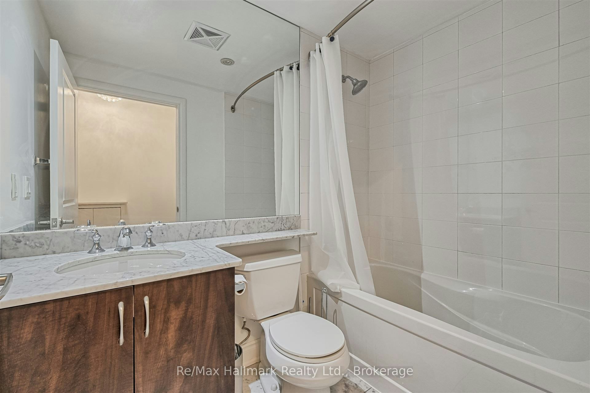 407-21 Grand Magazine Street N, Toronto, ON, M5V 1B5 - 17