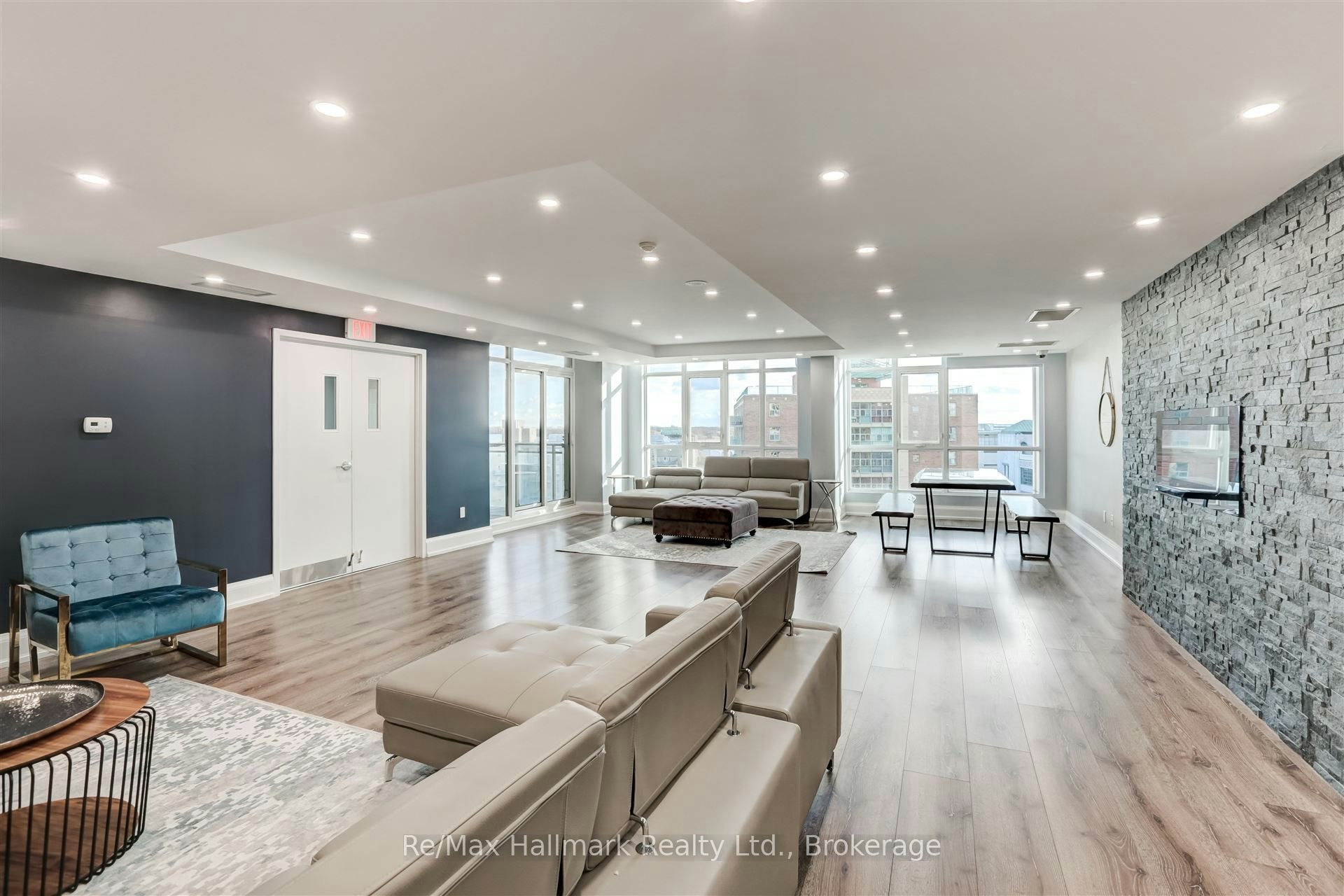 407-21 Grand Magazine Street N, Toronto, ON, M5V 1B5 - 28