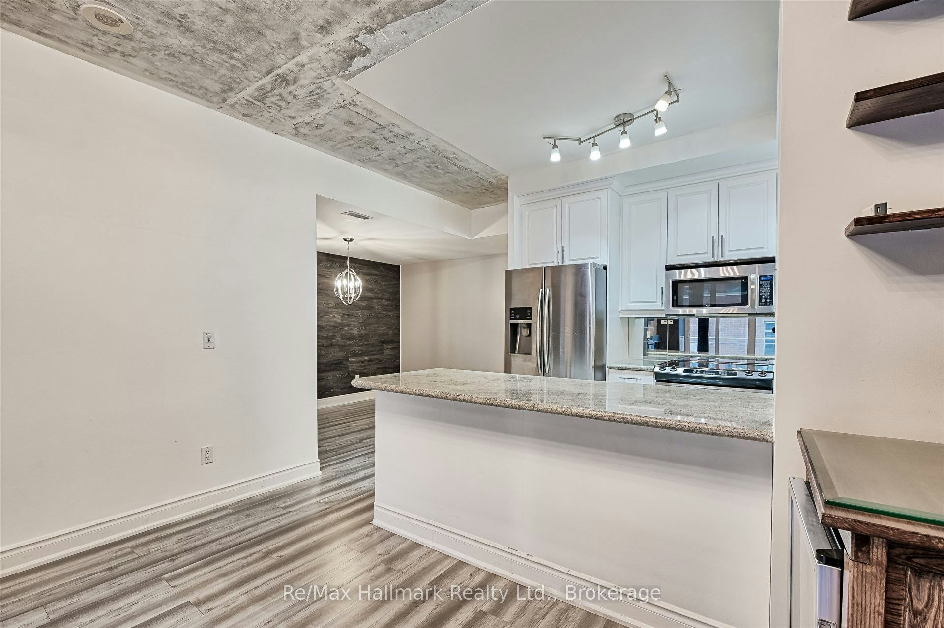 407-21 Grand Magazine Street N, Toronto, ON, M5V 1B5 - 10