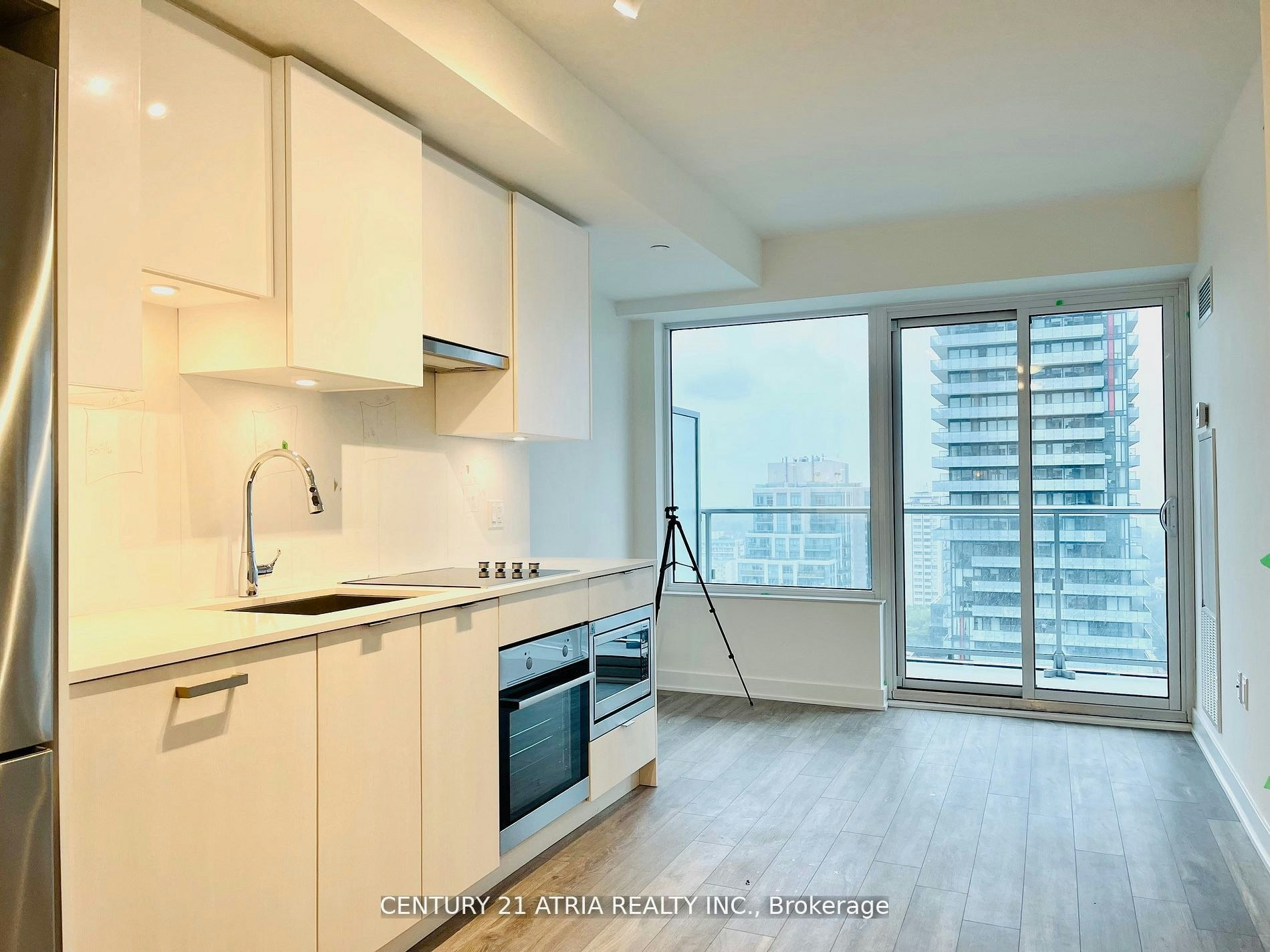 2609-195 Redpath Avenue, Toronto, ON, M4P 0E4 - 3