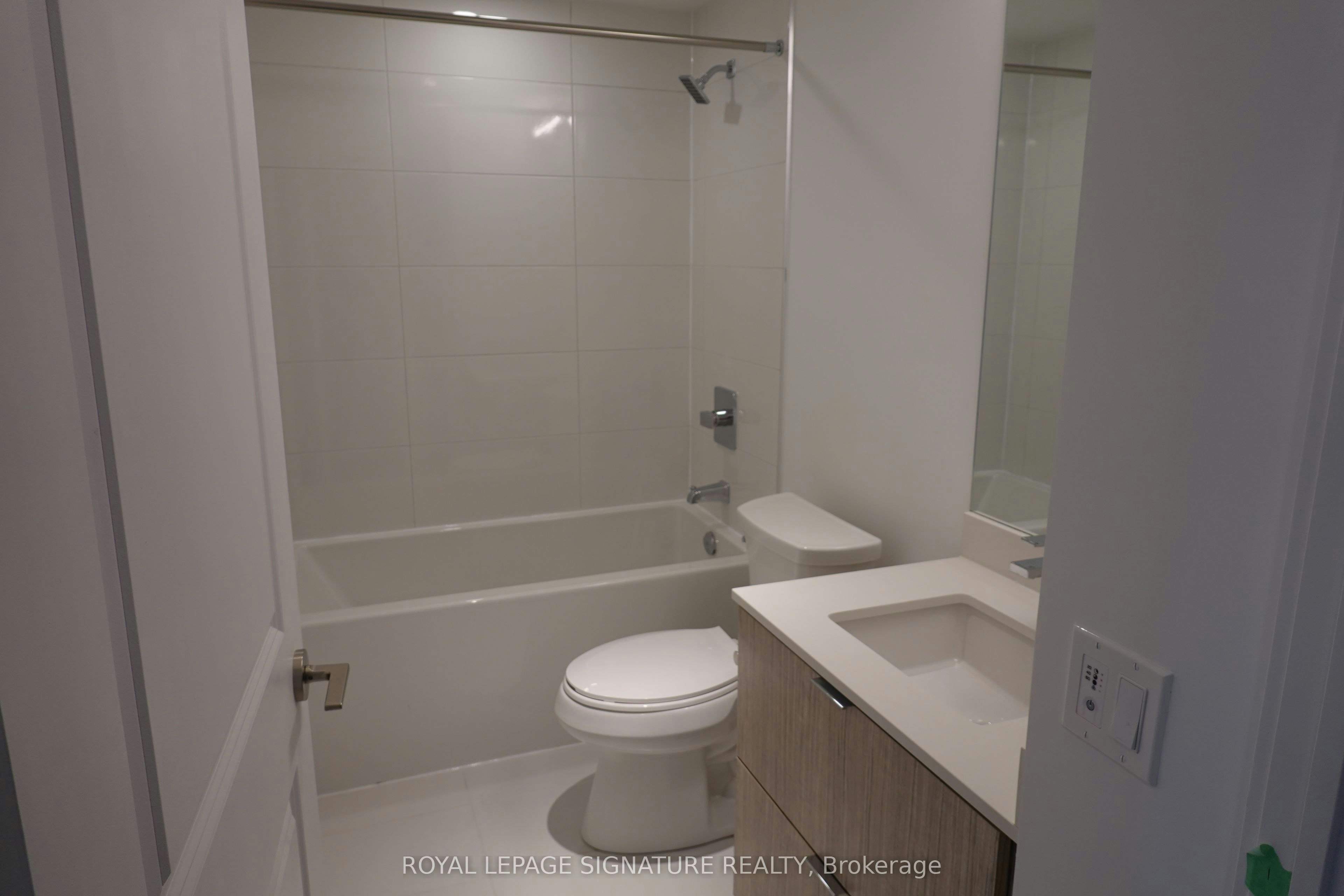 3211-395 Bloor Street E, Toronto, ON, M4W 0B4 - 6