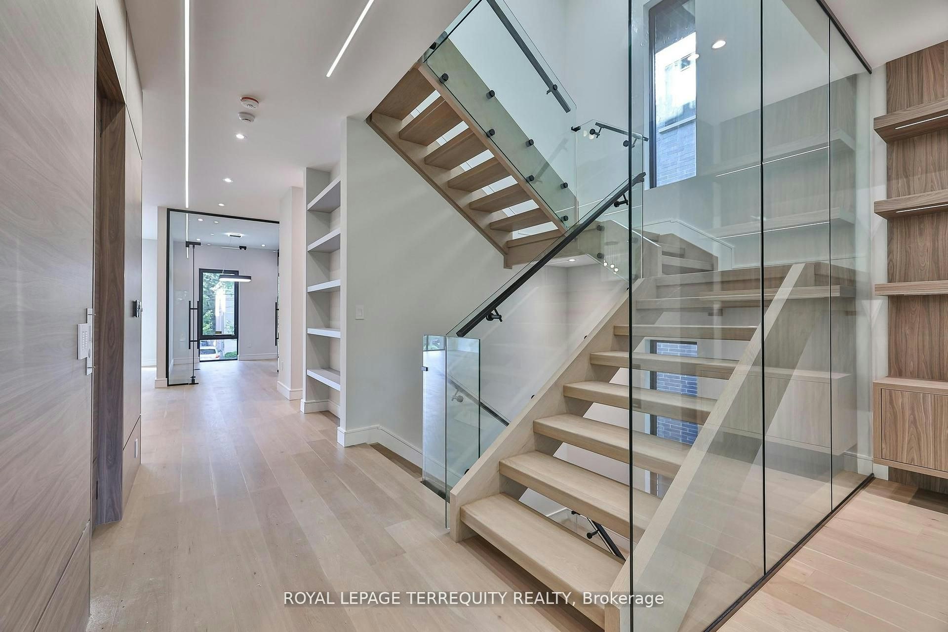 741 Woburn Avenue, Toronto, ON, M5M 1M2 - 14