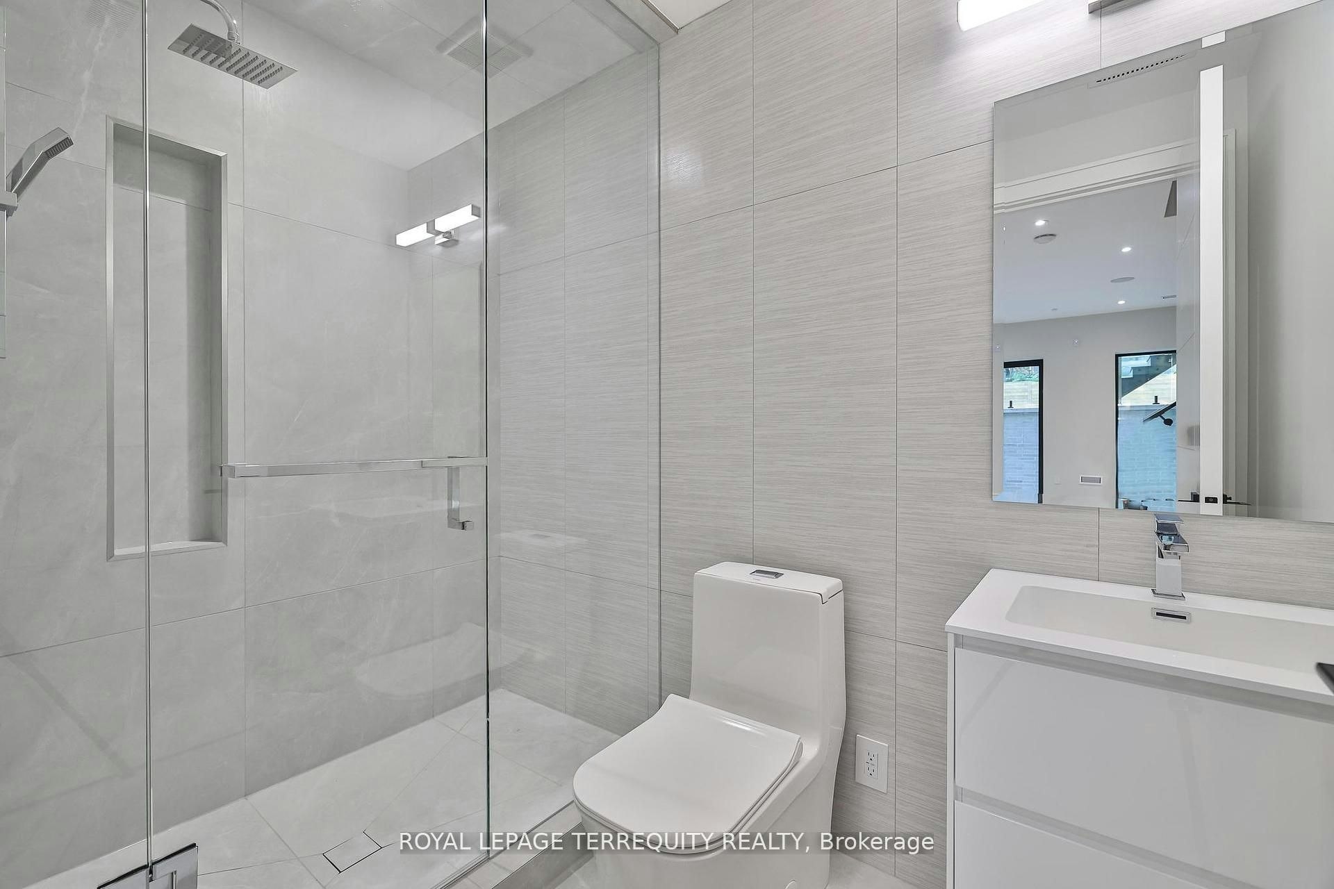 741 Woburn Avenue, Toronto, ON, M5M 1M2 - 39