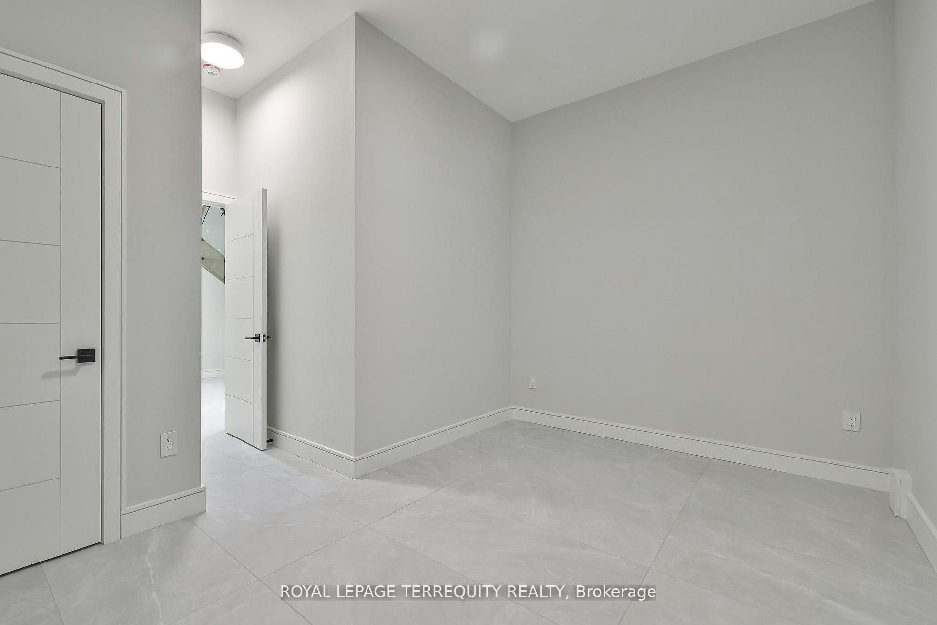 741 Woburn Avenue, Toronto, ON, M5M 1M2 - 40