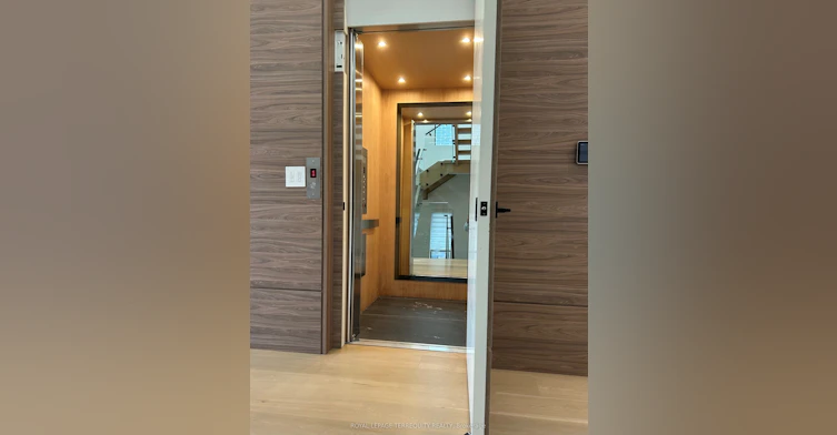 741 Woburn Avenue, Toronto, ON, M5M 1M2 - 21
