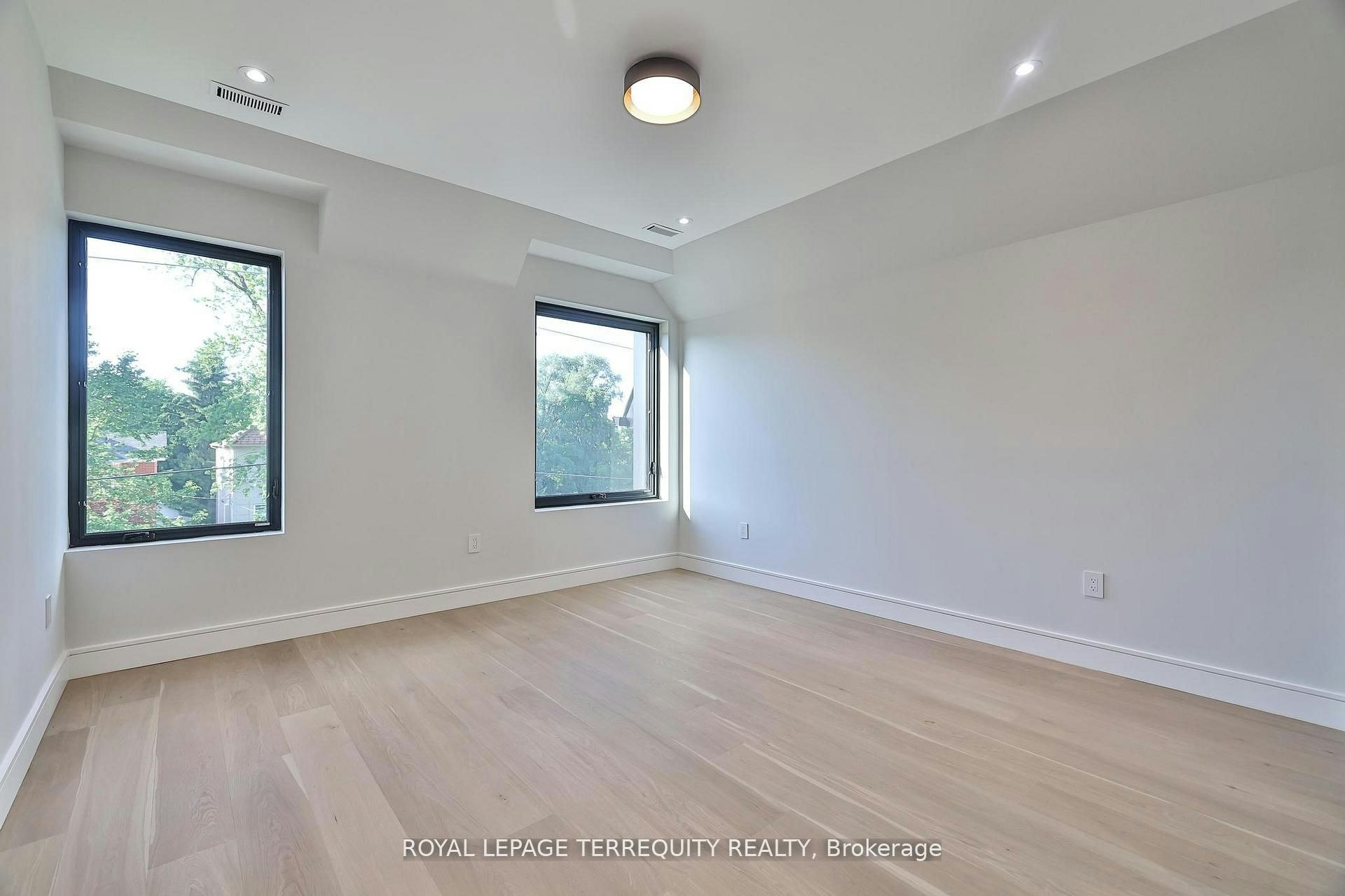 741 Woburn Avenue, Toronto, ON, M5M 1M2 - 33