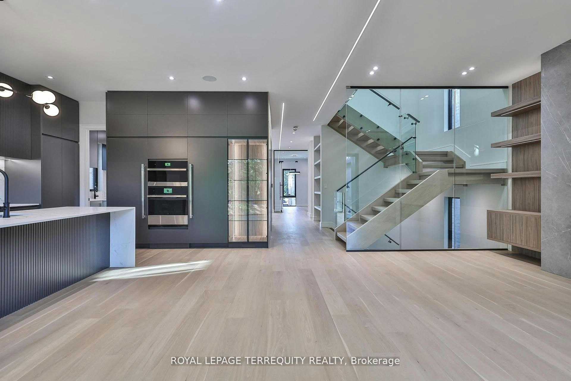 741 Woburn Avenue, Toronto, ON, M5M 1M2 - 7
