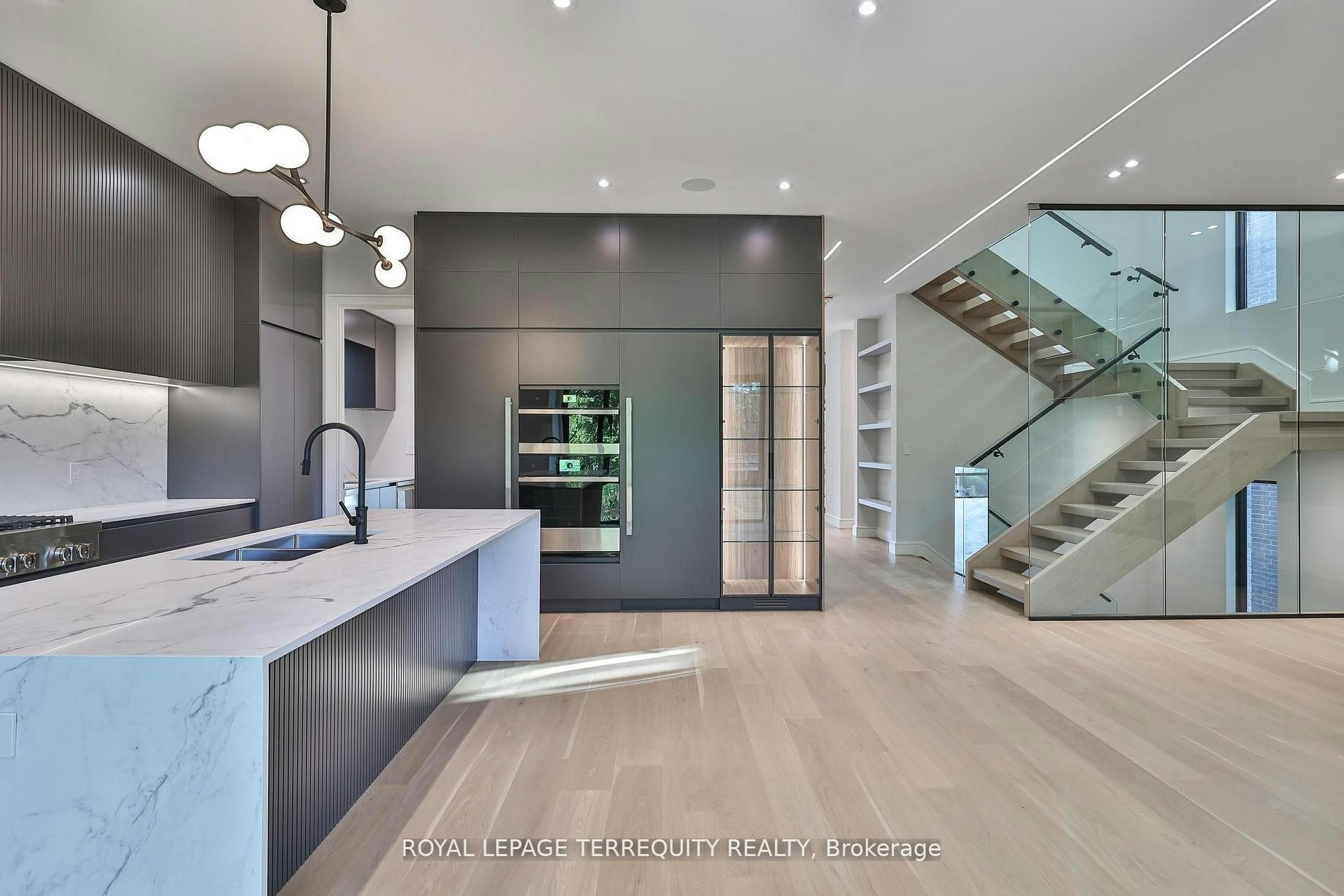 741 Woburn Avenue, Toronto, ON, M5M 1M2 - 9