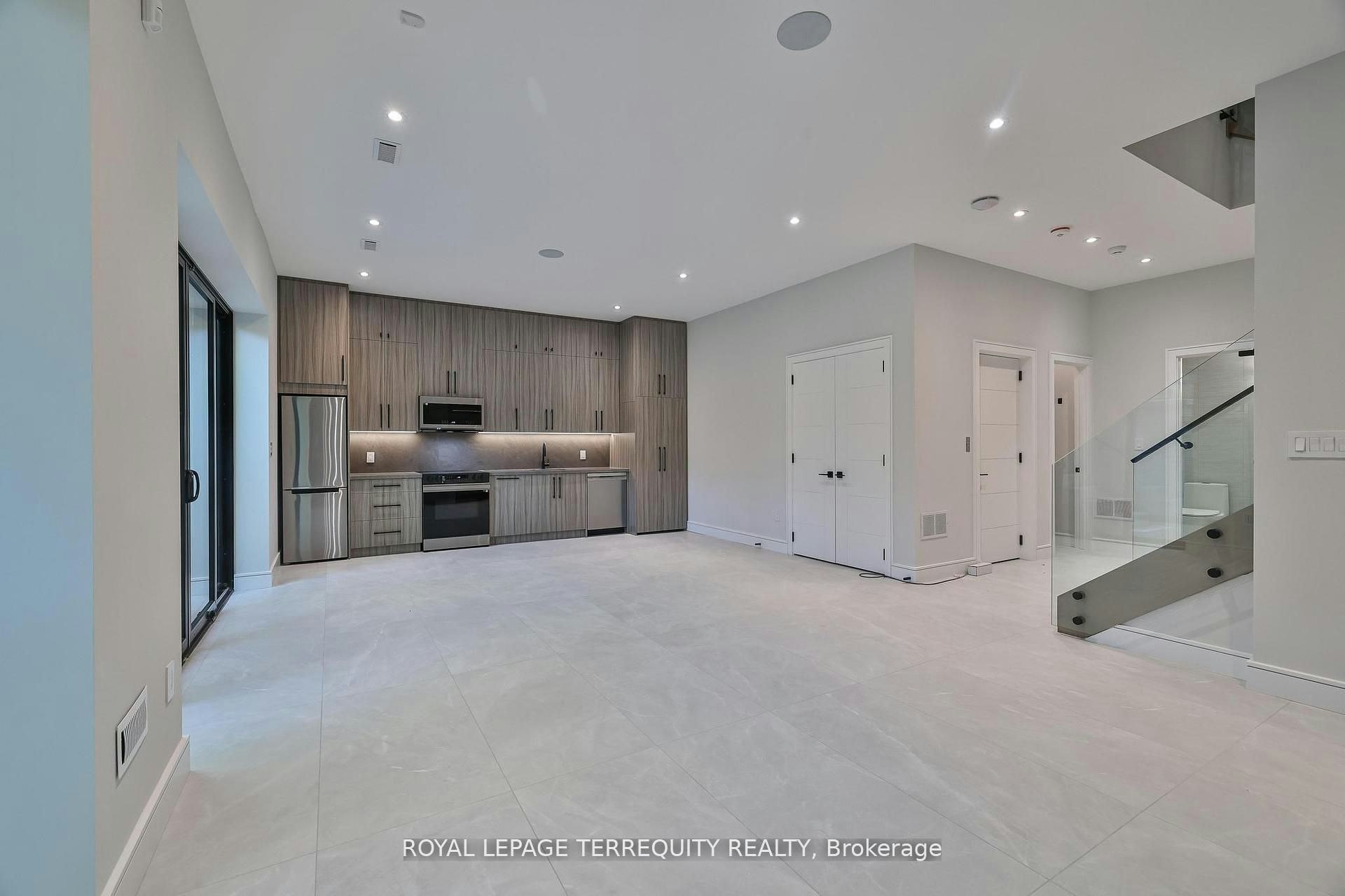 741 Woburn Avenue, Toronto, ON, M5M 1M2 - 42