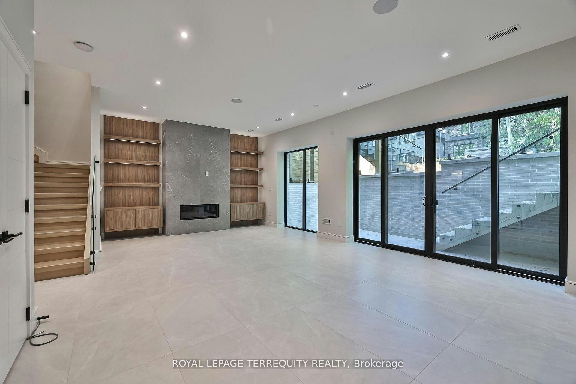 741 Woburn Avenue, Toronto, ON, M5M 1M2 - 43