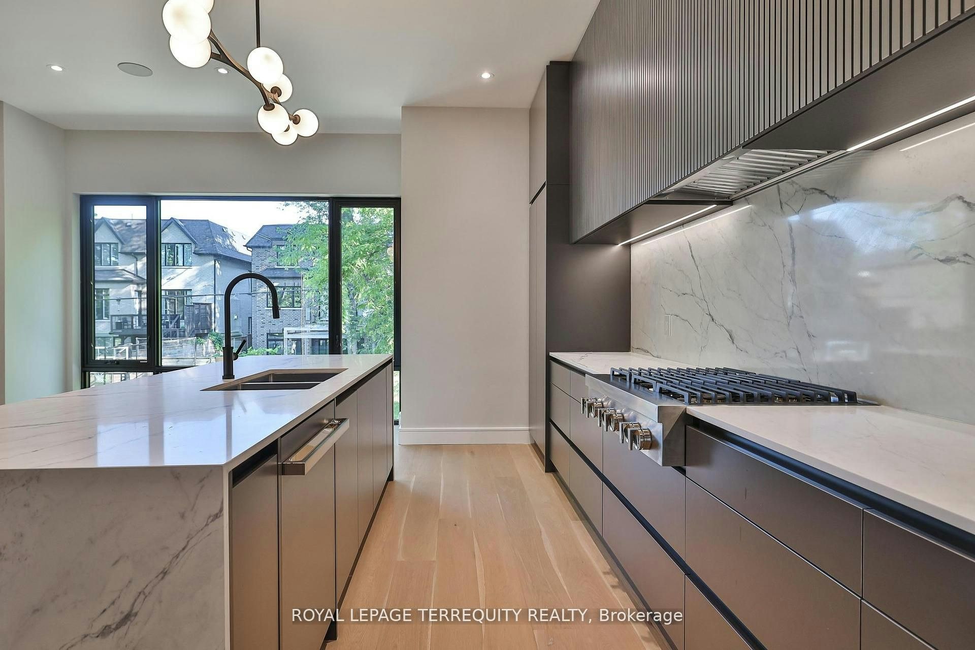 741 Woburn Avenue, Toronto, ON, M5M 1M2 - 13