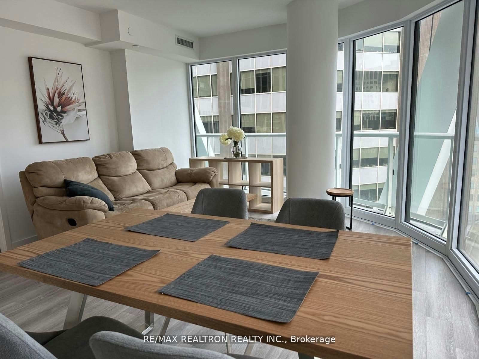 926-230 Simcoe Street, Toronto, ON, M5T 1T4 - 4
