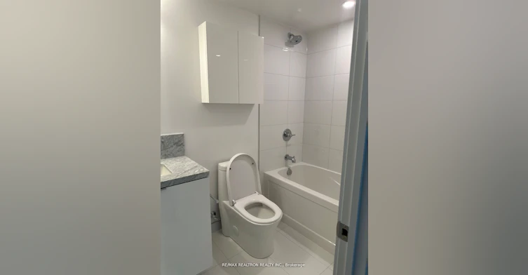 926-230 Simcoe Street, Toronto, ON, M5T 1T4 - 13