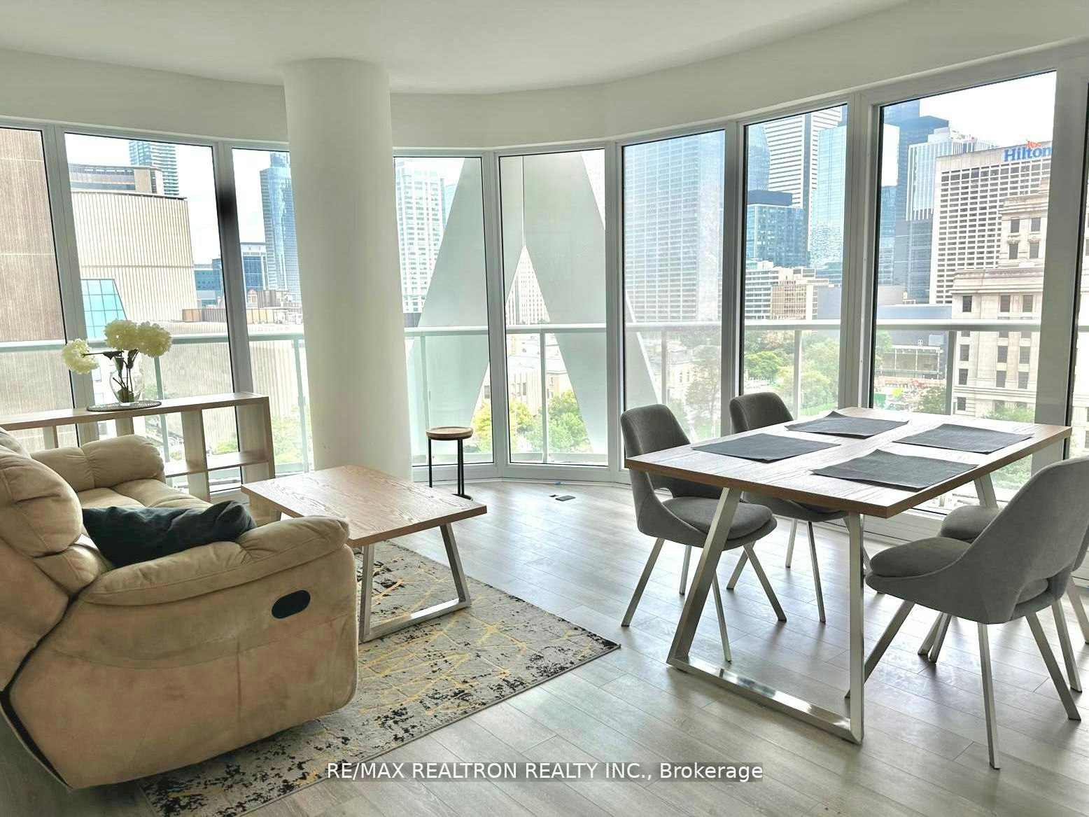 926-230 Simcoe Street, Toronto, ON, M5T 1T4 - 2