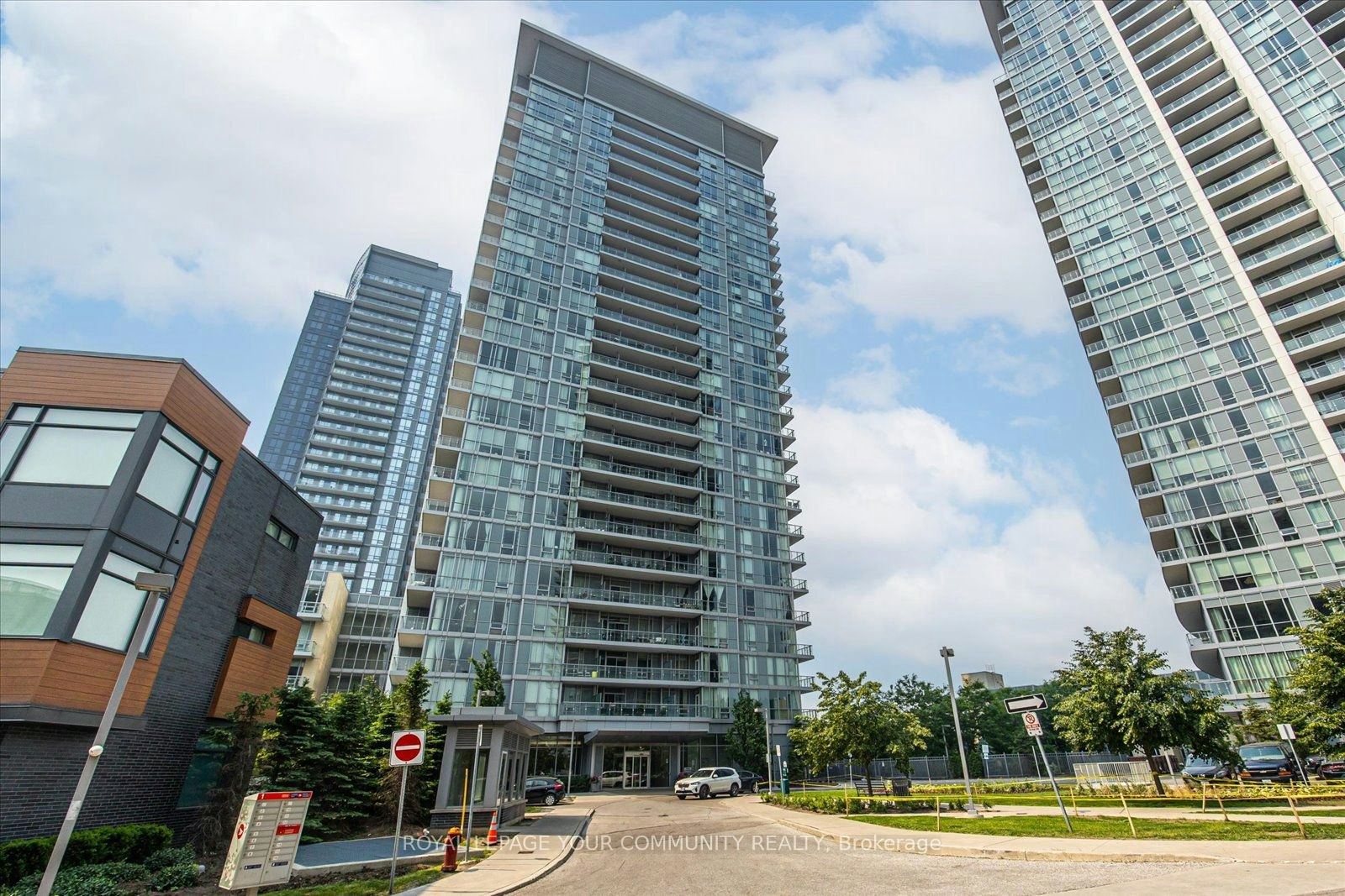 807-62 Forest Manor Road, Toronto, ON, M2J 0B6 - 2