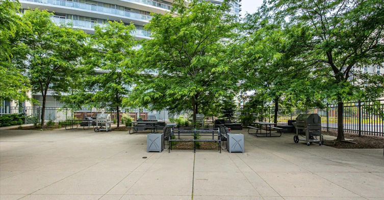 807-62 Forest Manor Road, Toronto, ON, M2J 0B6 - 40