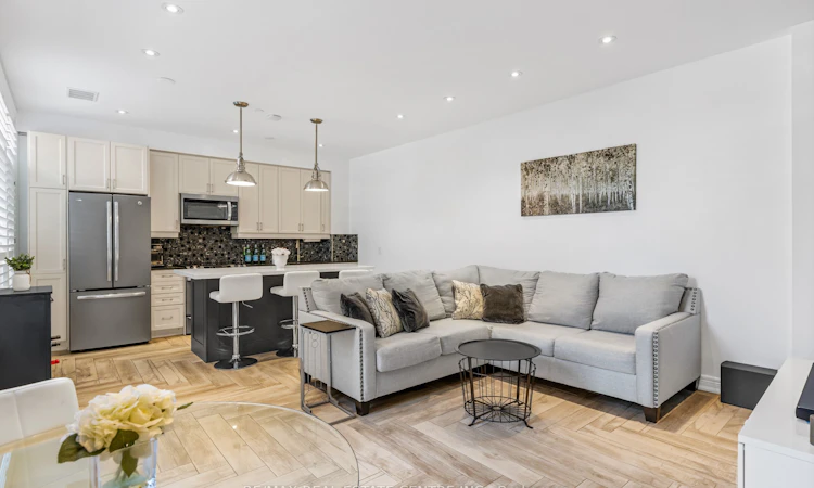 113-701 Sheppard Avenue W