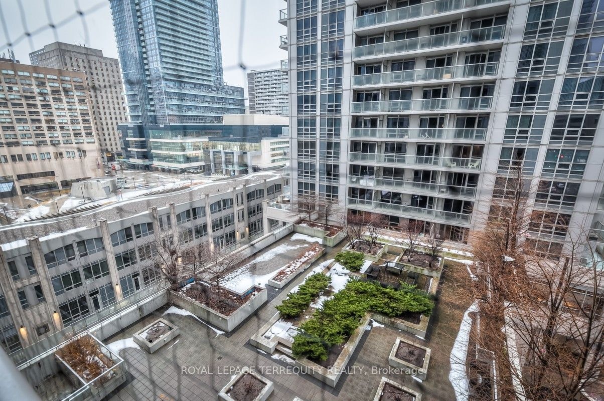 708-763 Bay Street, Toronto, ON, M5G 2R3 - 2