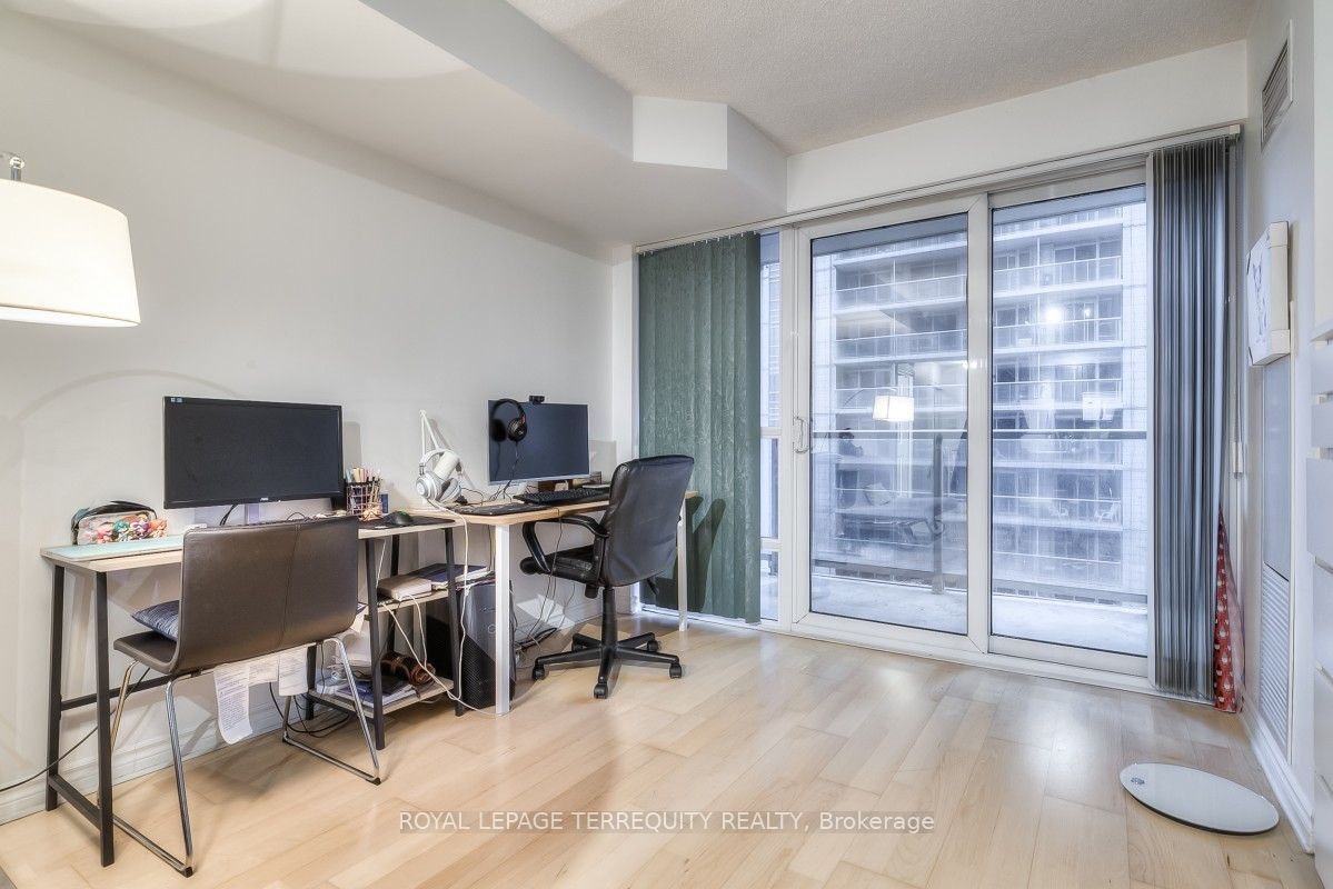 708-763 Bay Street, Toronto, ON, M5G 2R3 - 4
