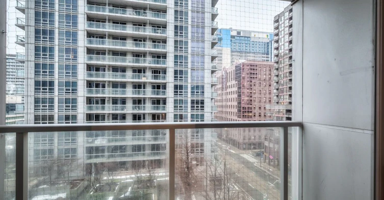 708-763 Bay Street, Toronto, ON, M5G 2R3