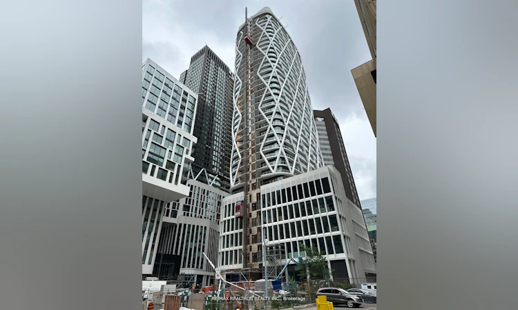 926-230 Simcoe Street