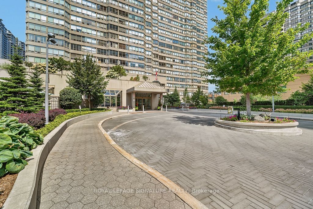 PH14-30 Greenfield Avenue, Toronto, ON, M2N 6N3