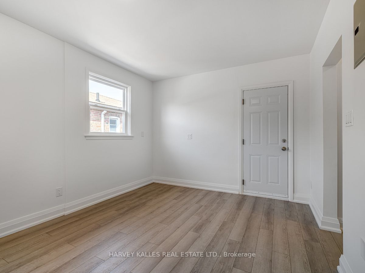 4-8 Markdale Avenue, Toronto, ON, M6C 1S9 - 3