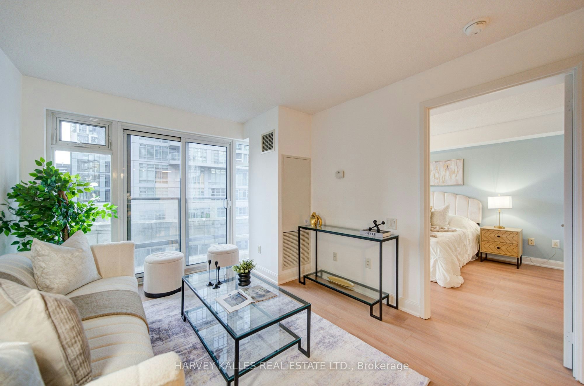 504-2191 Yonge Street, Toronto, ON, M4S 3H8