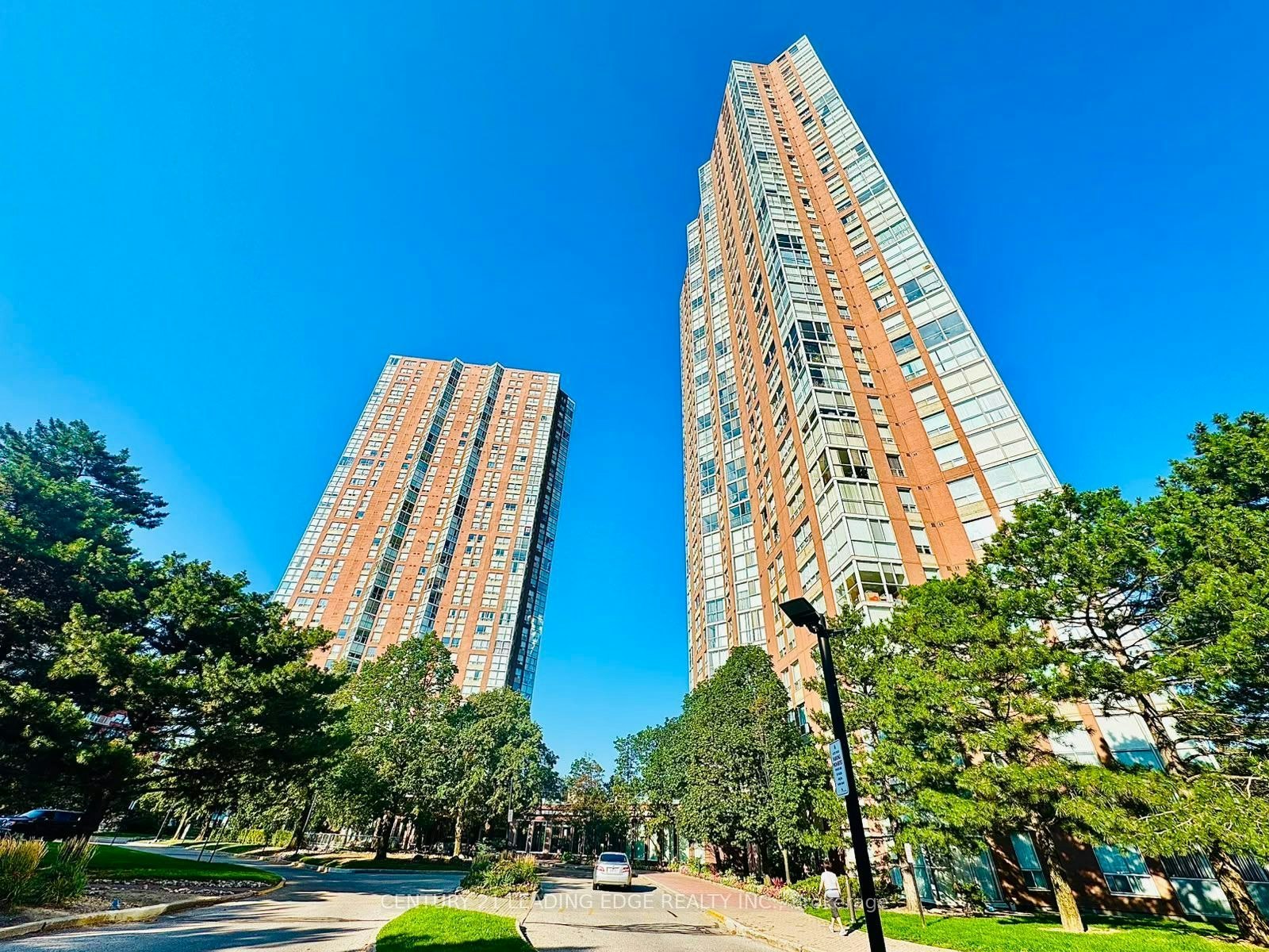 1710-7 Concorde Place, Toronto, ON, M3C 3N4