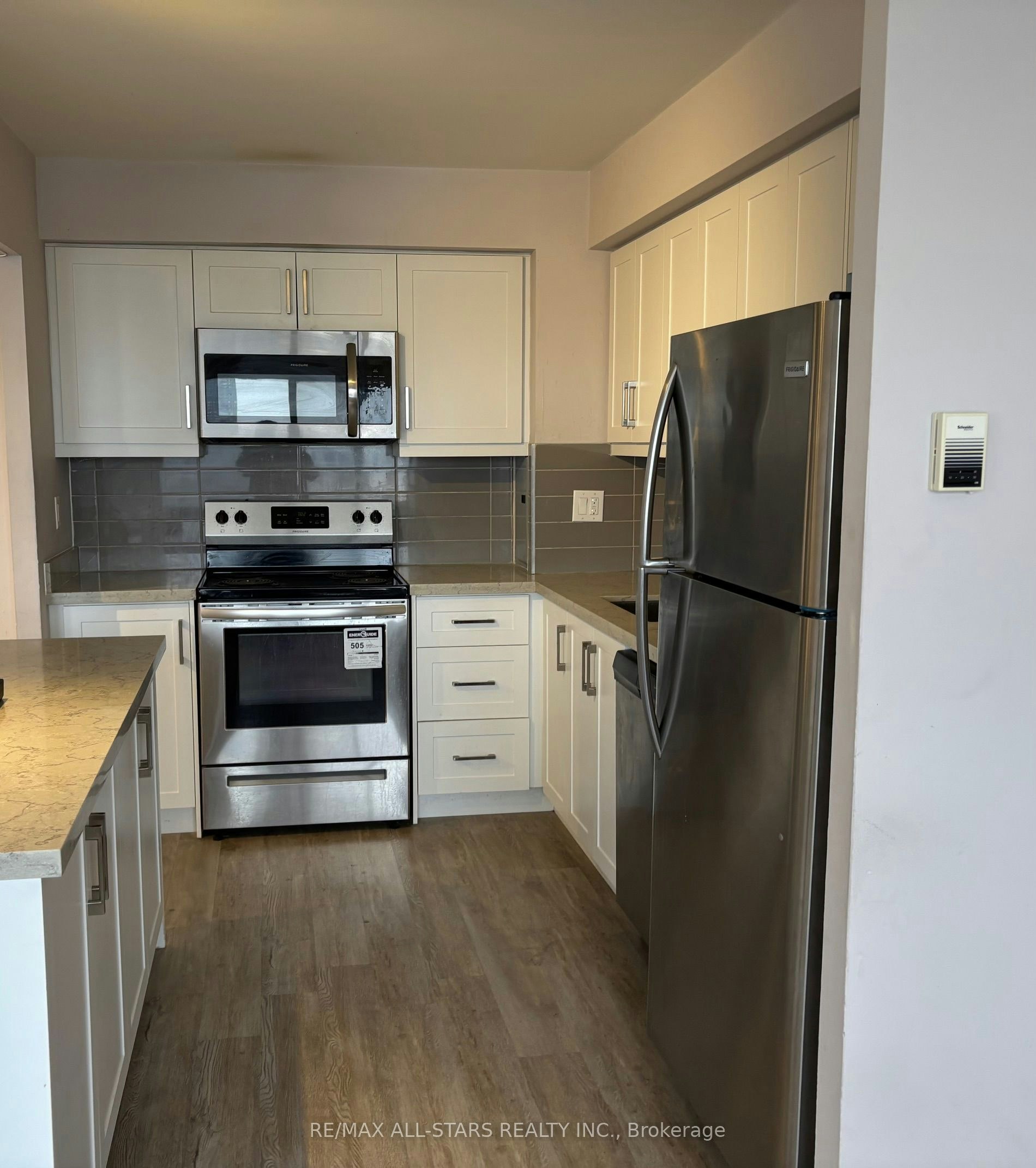 1906-10 Sunny Glenway, Toronto, ON, M3C 2Z3 - 4