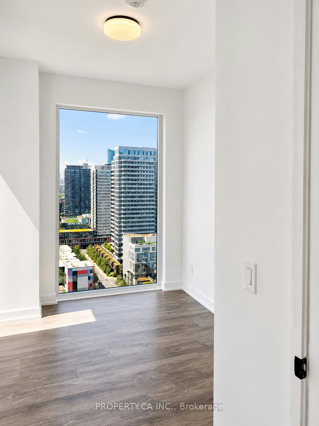 2105-5 Defries Street, Toronto, ON, M5A 0W7 - 12