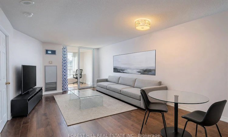 1303-24 Wellesley Street W