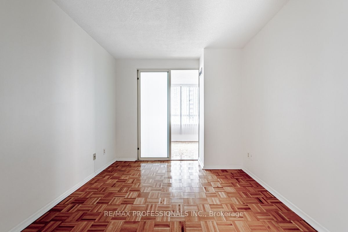 502-633 Bay Street, Toronto, ON, M5G 2G4 - 9