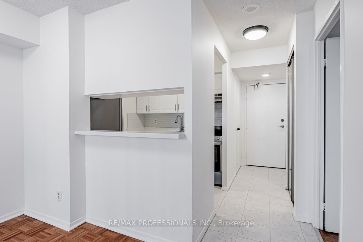 502-633 Bay Street, Toronto, ON, M5G 2G4 - 4