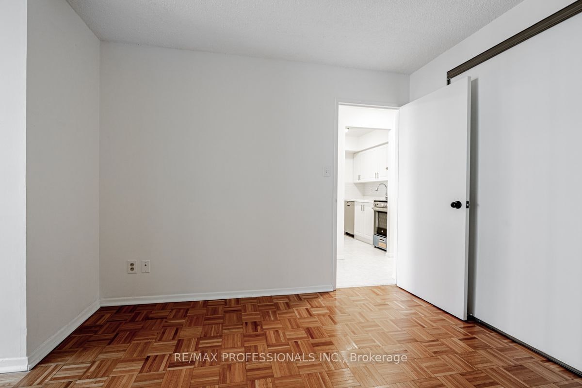 502-633 Bay Street, Toronto, ON, M5G 2G4 - 11