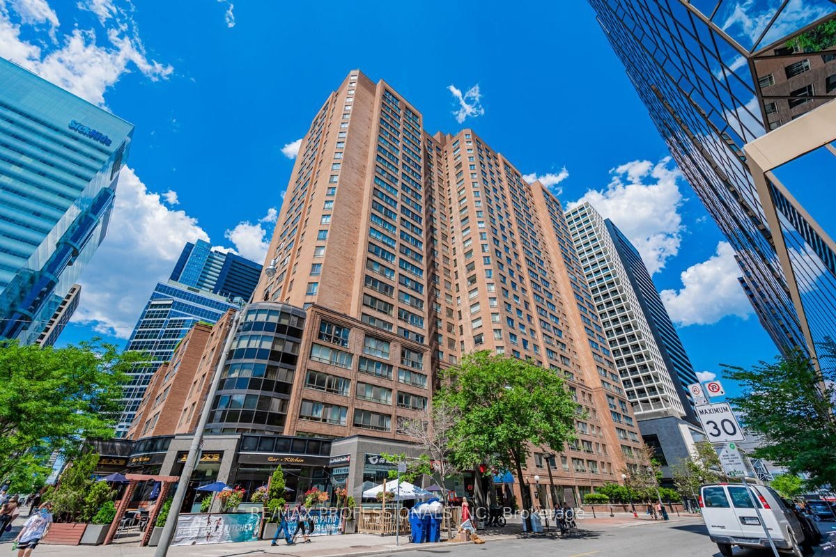 502-633 Bay Street, Toronto, ON, M5G 2G4