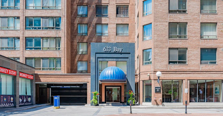 502-633 Bay Street, Toronto, ON, M5G 2G4 - 2
