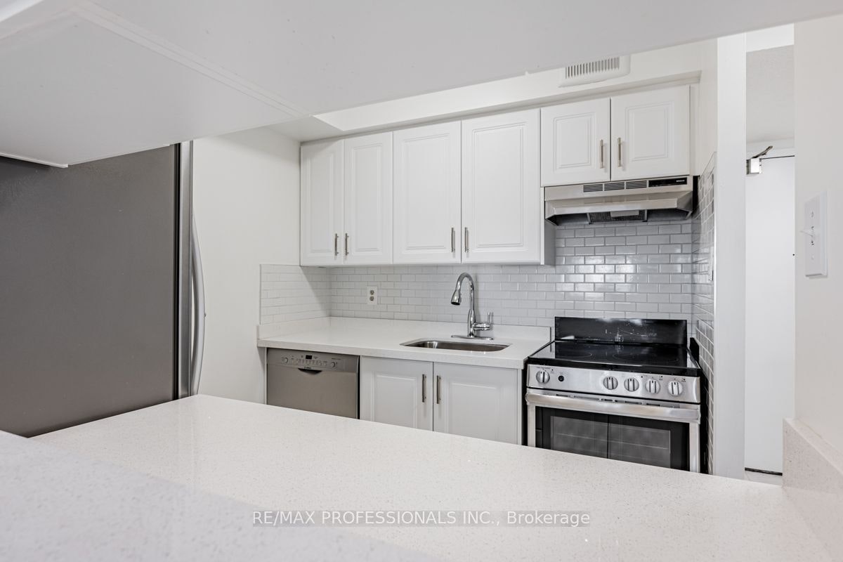 502-633 Bay Street, Toronto, ON, M5G 2G4 - 7