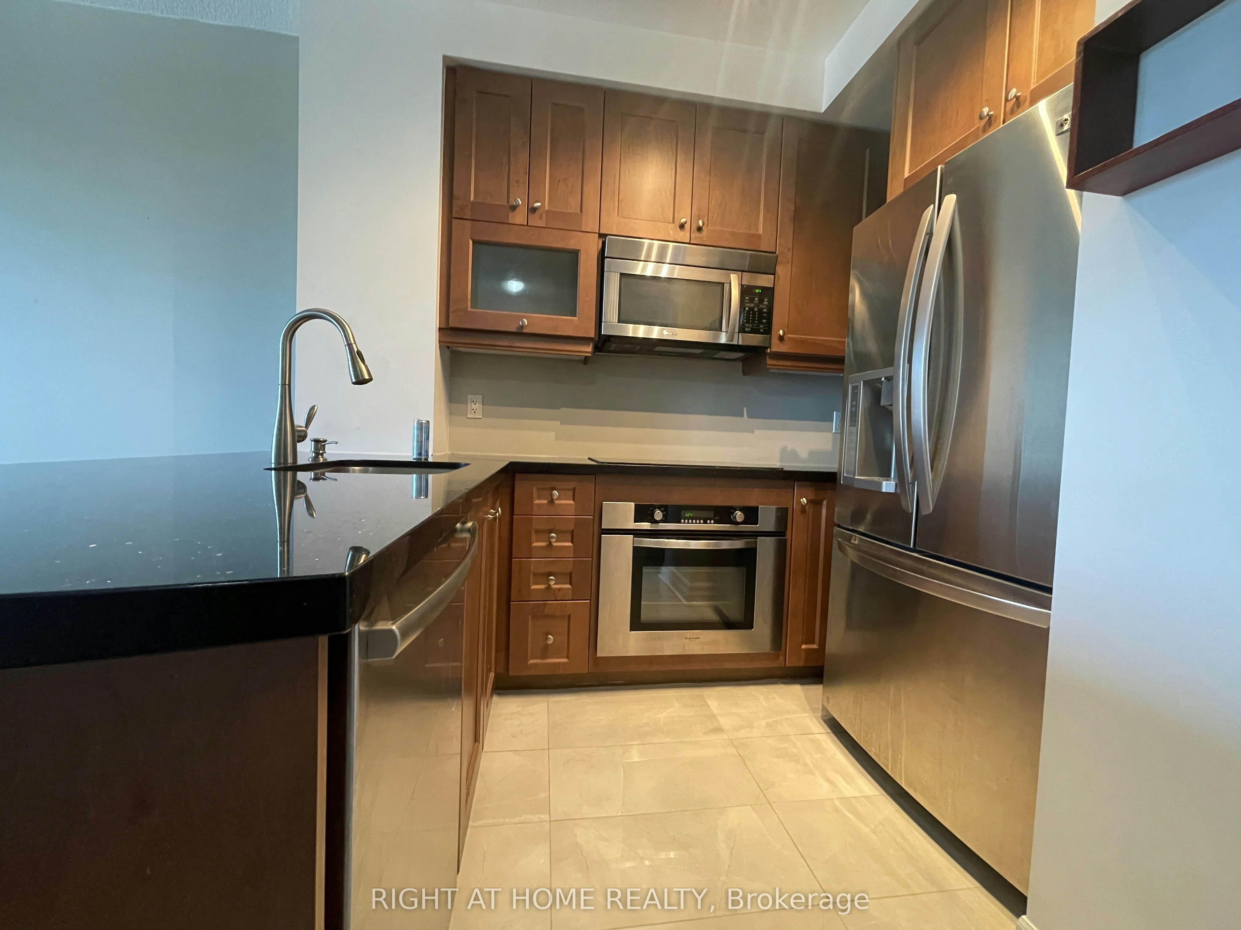 1903-35 Balmuto Street, Toronto, ON, M4Y 0A3 - 19