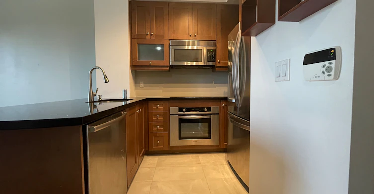 1903-35 Balmuto Street, Toronto, ON, M4Y 0A3 - 18