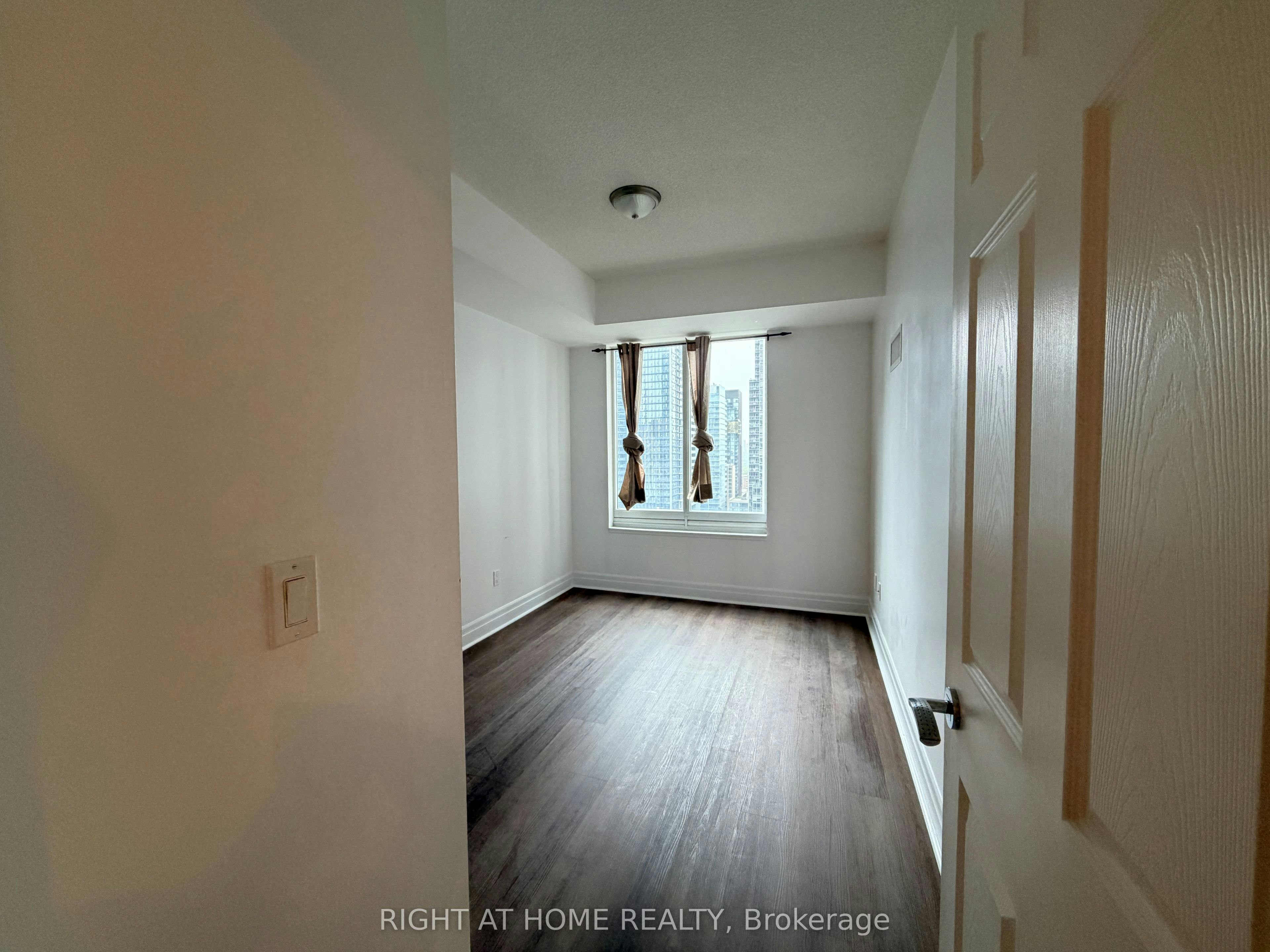 1903-35 Balmuto Street, Toronto, ON, M4Y 0A3 - 13